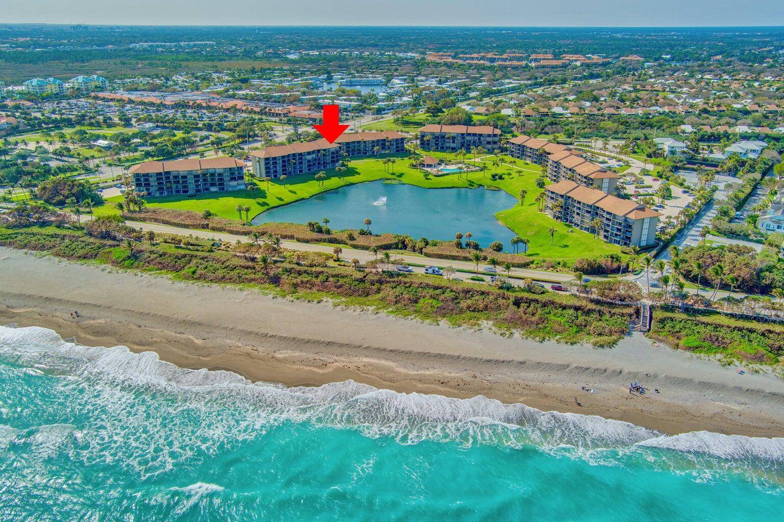 OCEAN RETREAT ACROSS FROM JUPITER BEACH !
