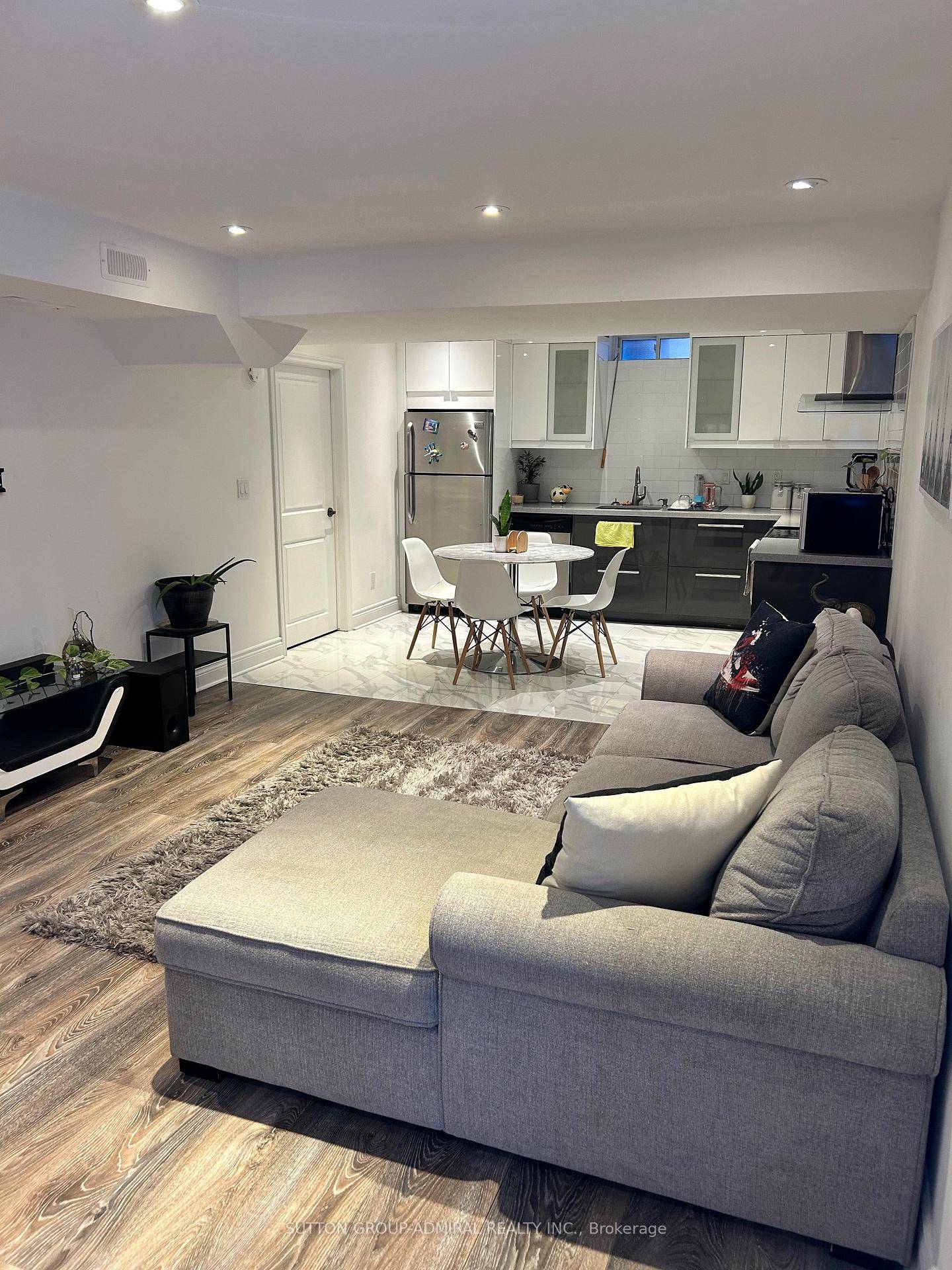 One bedroom apartment with separate entrance for lease.