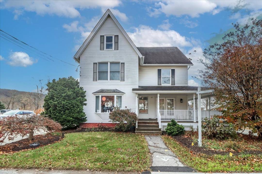 Village Center Jewel ! Looking for a flexible, high potential investment opportunity ?