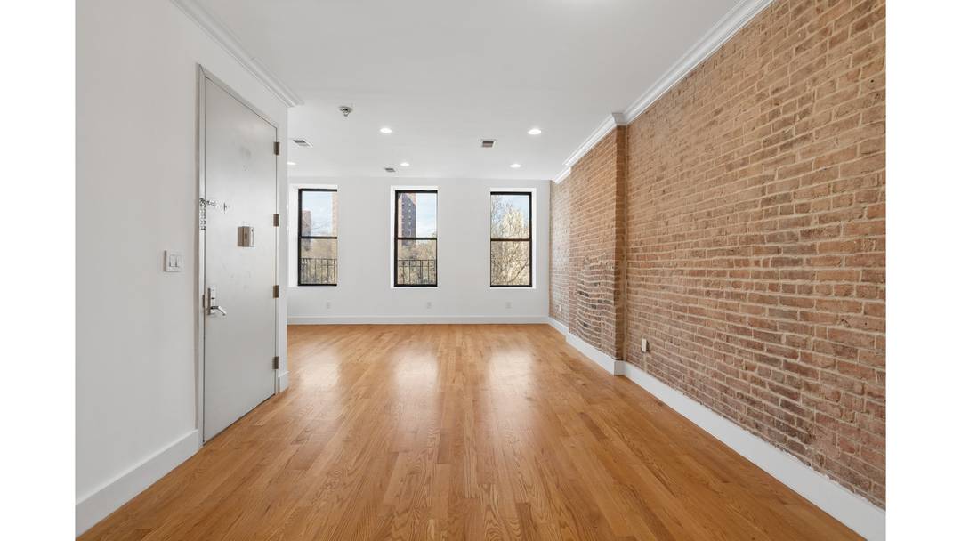 Experience loft like living in an elegant boutique brownstone at 506 East 119th Street.