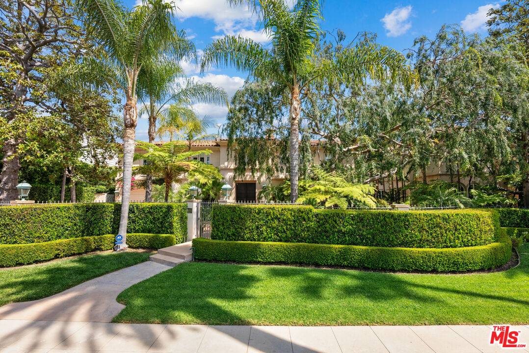 814 N Bedford Dr 5BR Beverly Hills Post Office | B.H.P.O. La