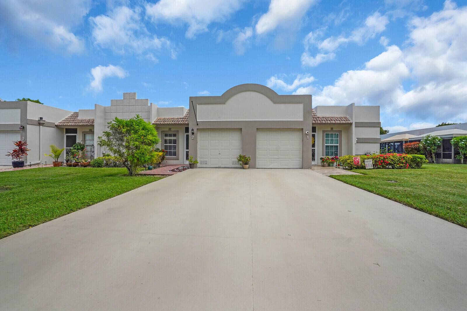 Lovely 2BR 2BA villa in Boca Raton's desirable Town Villas community.