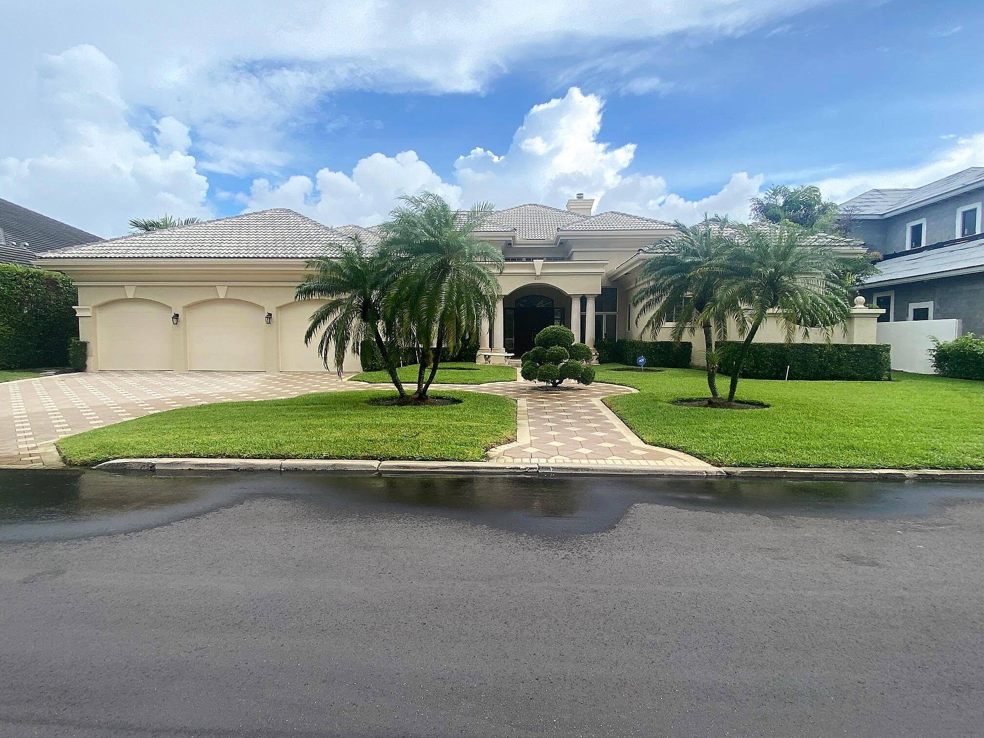 Come check out this 4 Bedroom, 4.