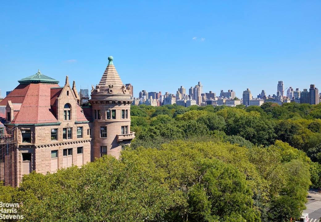 Refreshed and renewed, this high floor Classic 7 with open views of The American Museum of Natural History is ready for its next chapter.