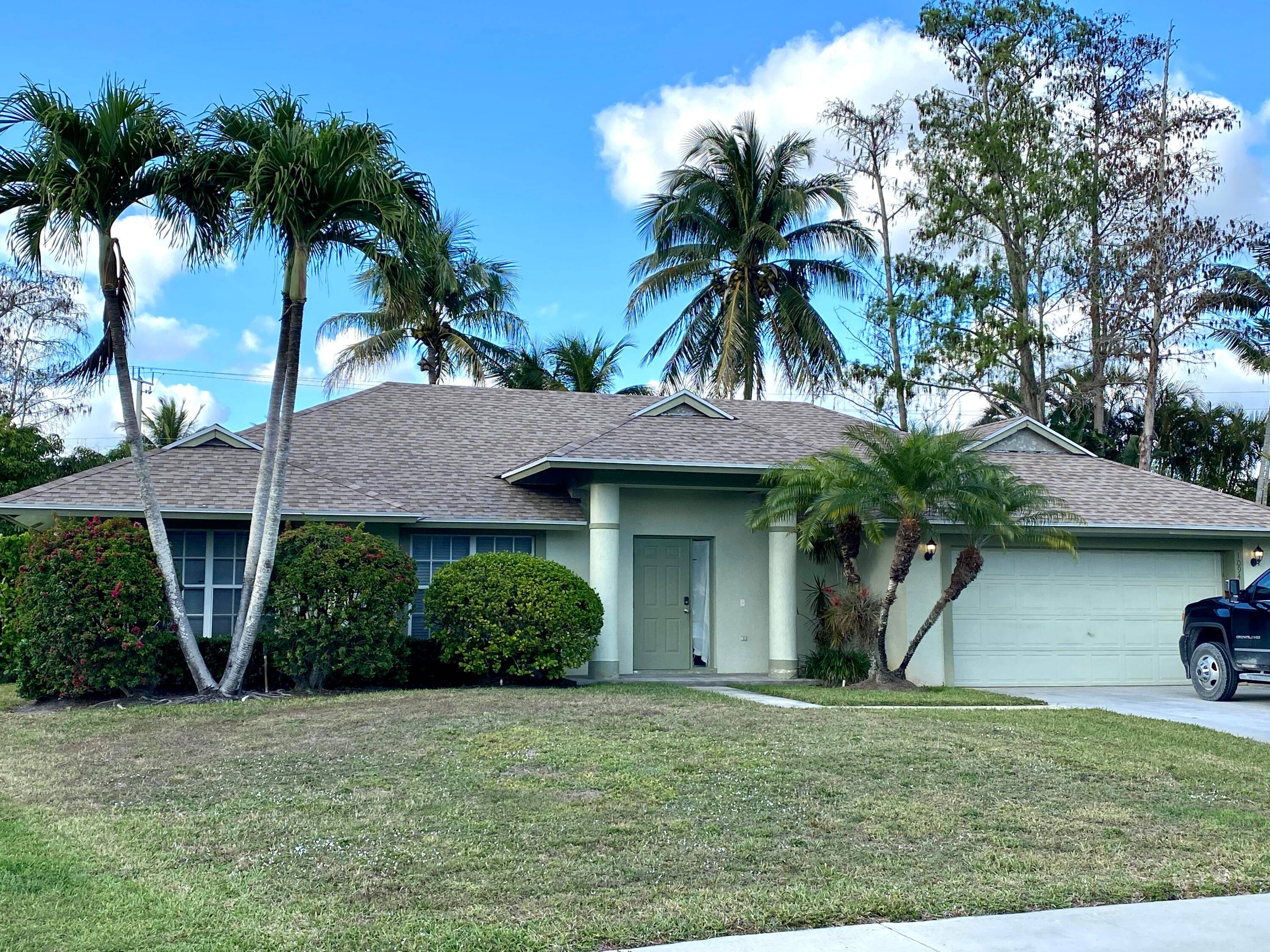 This fully furnished turn key 1 story 3BR plus Extra air conditioned Florida Room 2BA house is ready for a fast move in.
