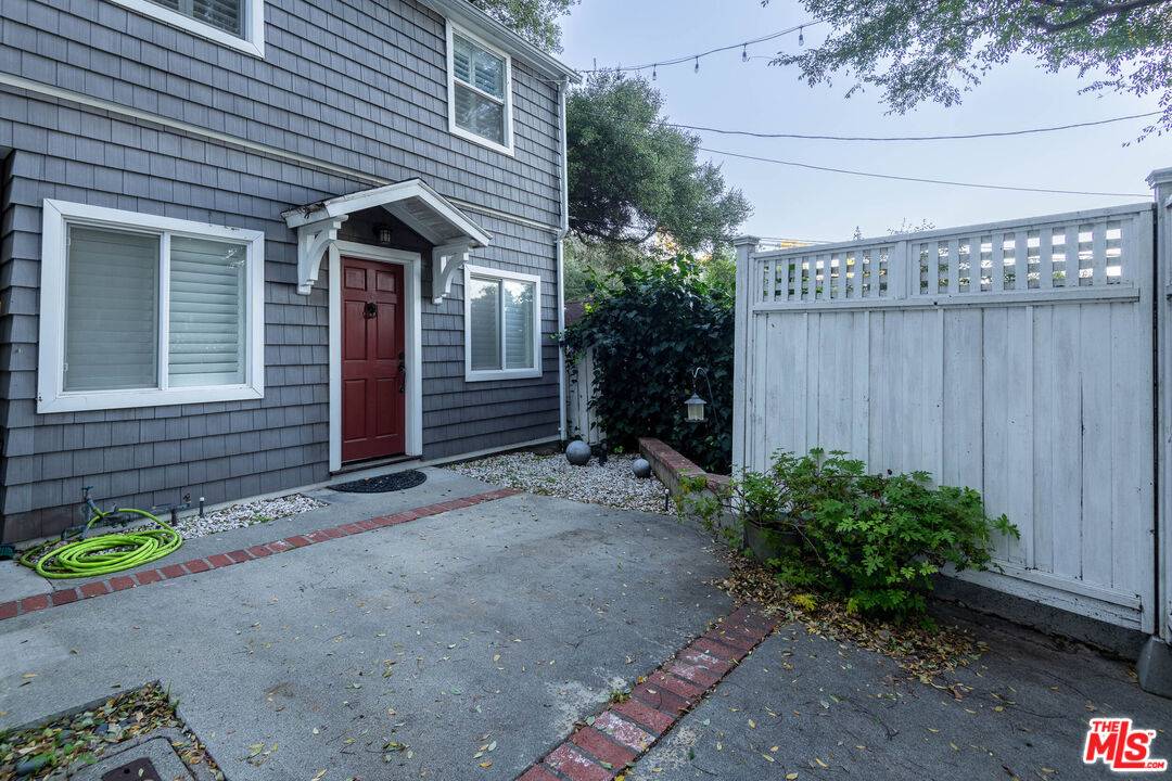 2015   Rosilla Pl 2BR Hollywood Hills East La