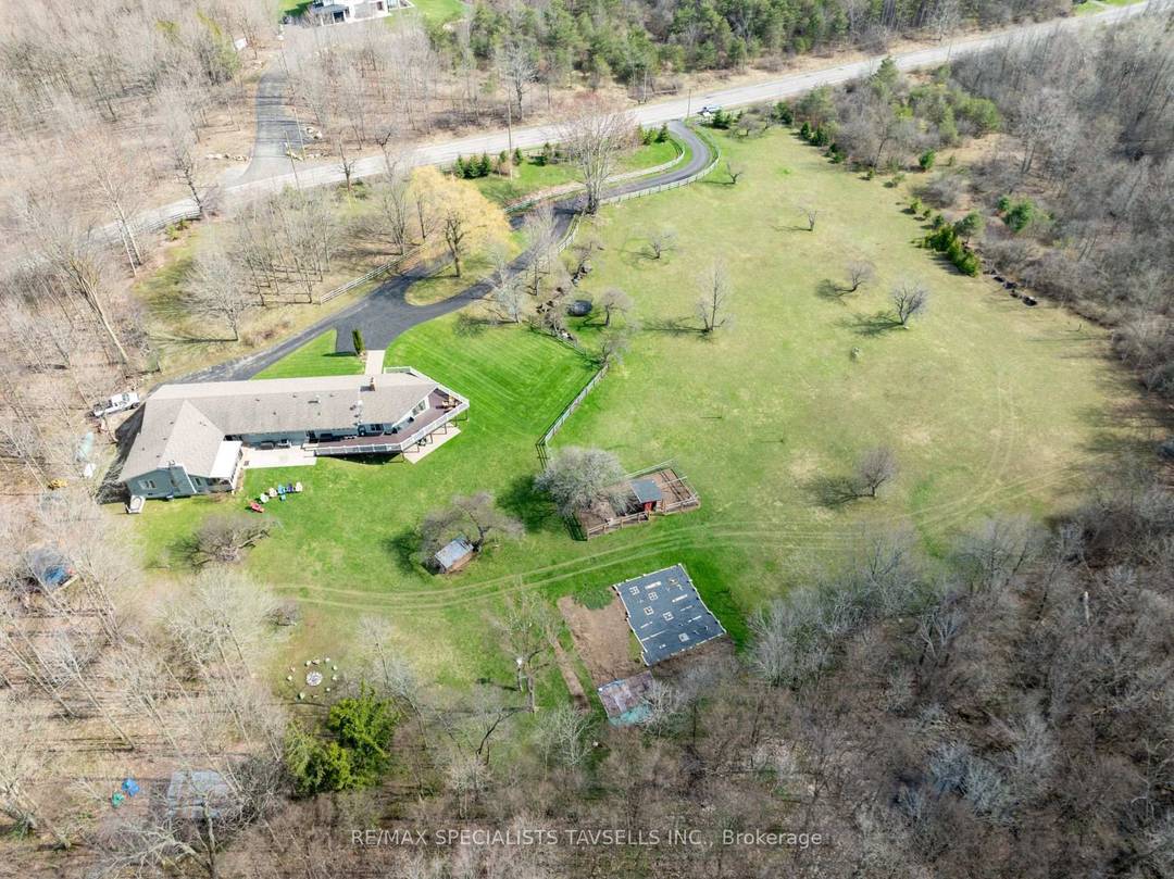 Welcome to this picturesque 22 acre estate, ideally set in one of Caledon's most sought after countryside locations.