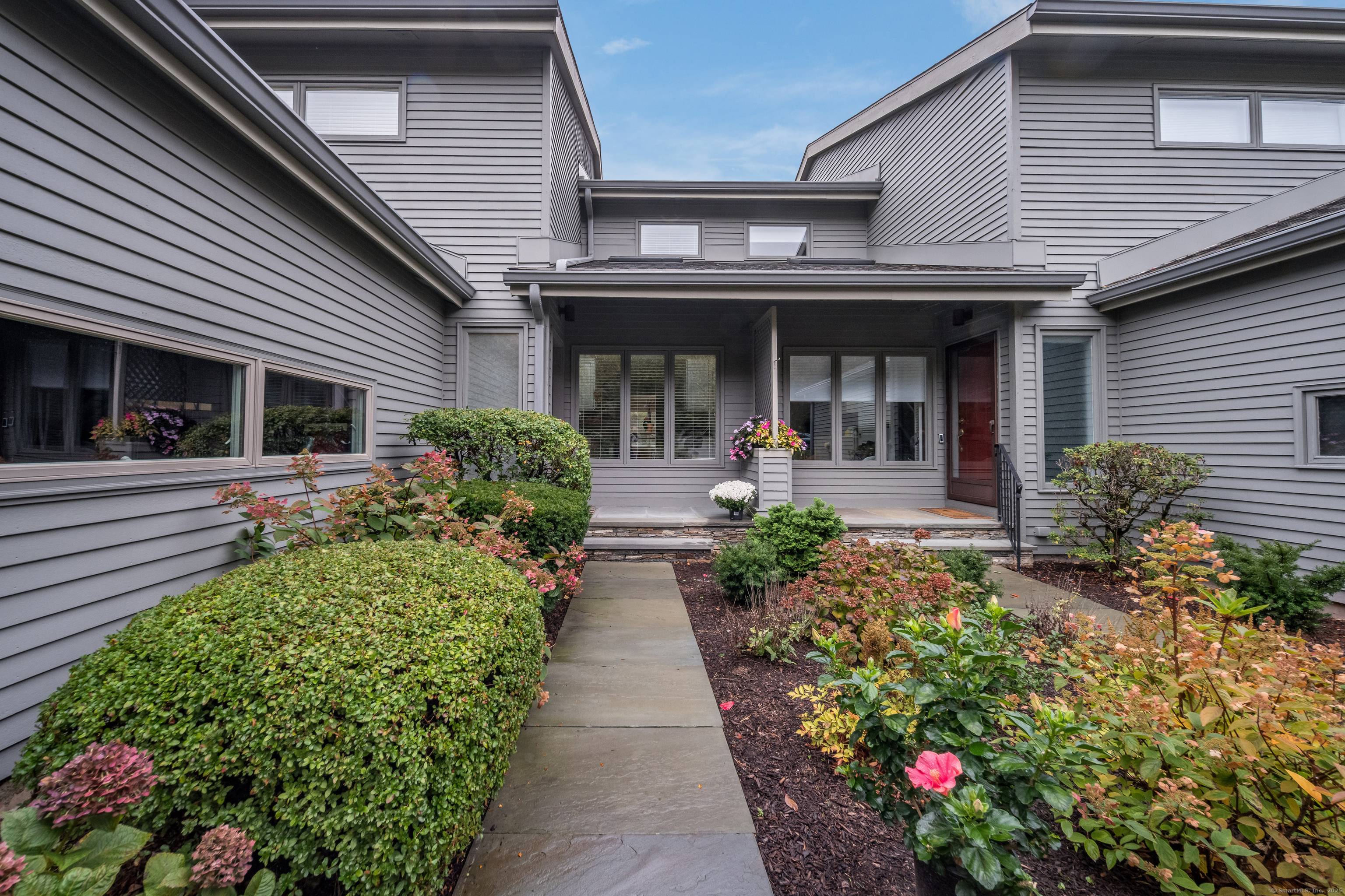 Ideally set on a quiet cul de sac in sought after Hunters Run, this light filled 3 bedroom updated Townhome beautifully blends comfort, style, convenience.