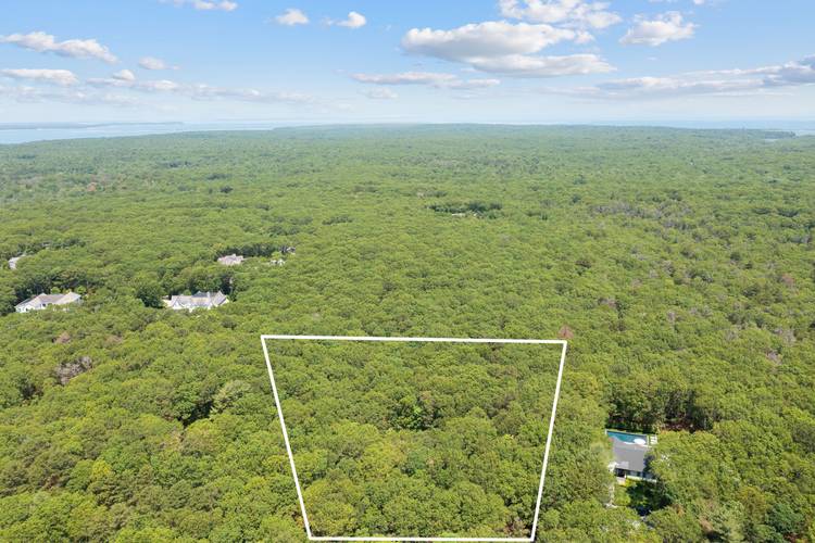 Northwest Woods Newly Renovated & Private Home on Reserve