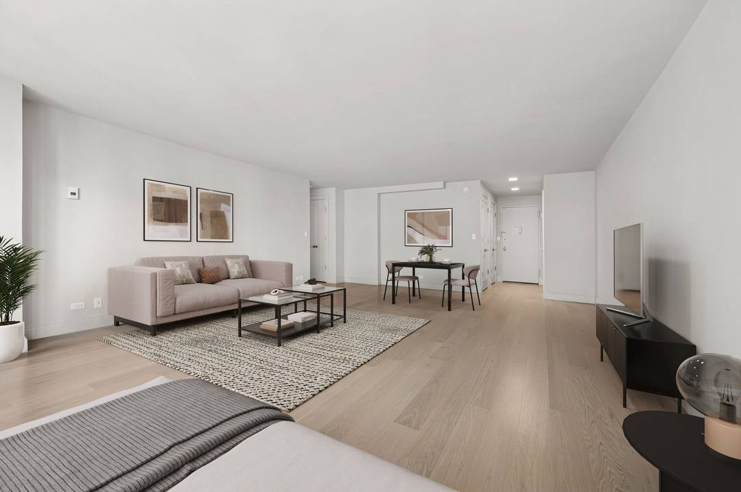 right, Renovated Studio in Prime Lincoln Square Welcome home to Residence 1516, a newly updated studio offering open eastern exposure and a comfortable, generous layout in one of the Upper ...