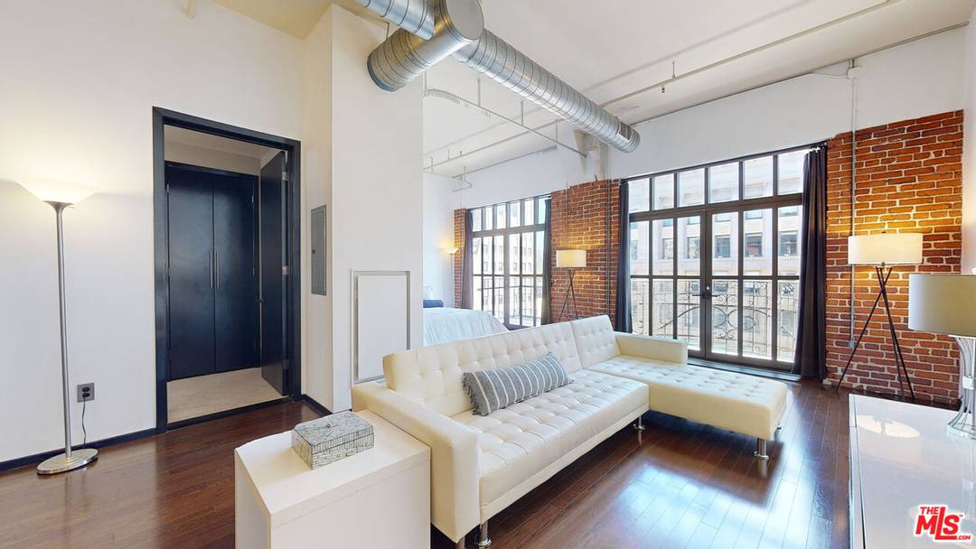 1645  N Vine St 1BR Hollywood Hills East La