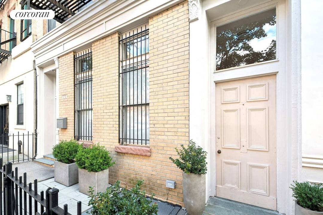 676 Union Street A Rare Park Slope Sanctuary Welcome to 676 Union Street, a rare Park Slope sanctuary.