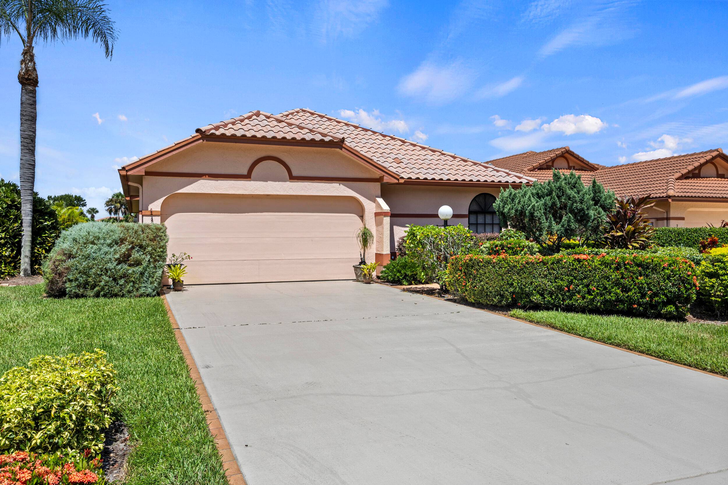 Well maintained 2 bed, 2 1 2 bath DEN home With peaceful golf course views.