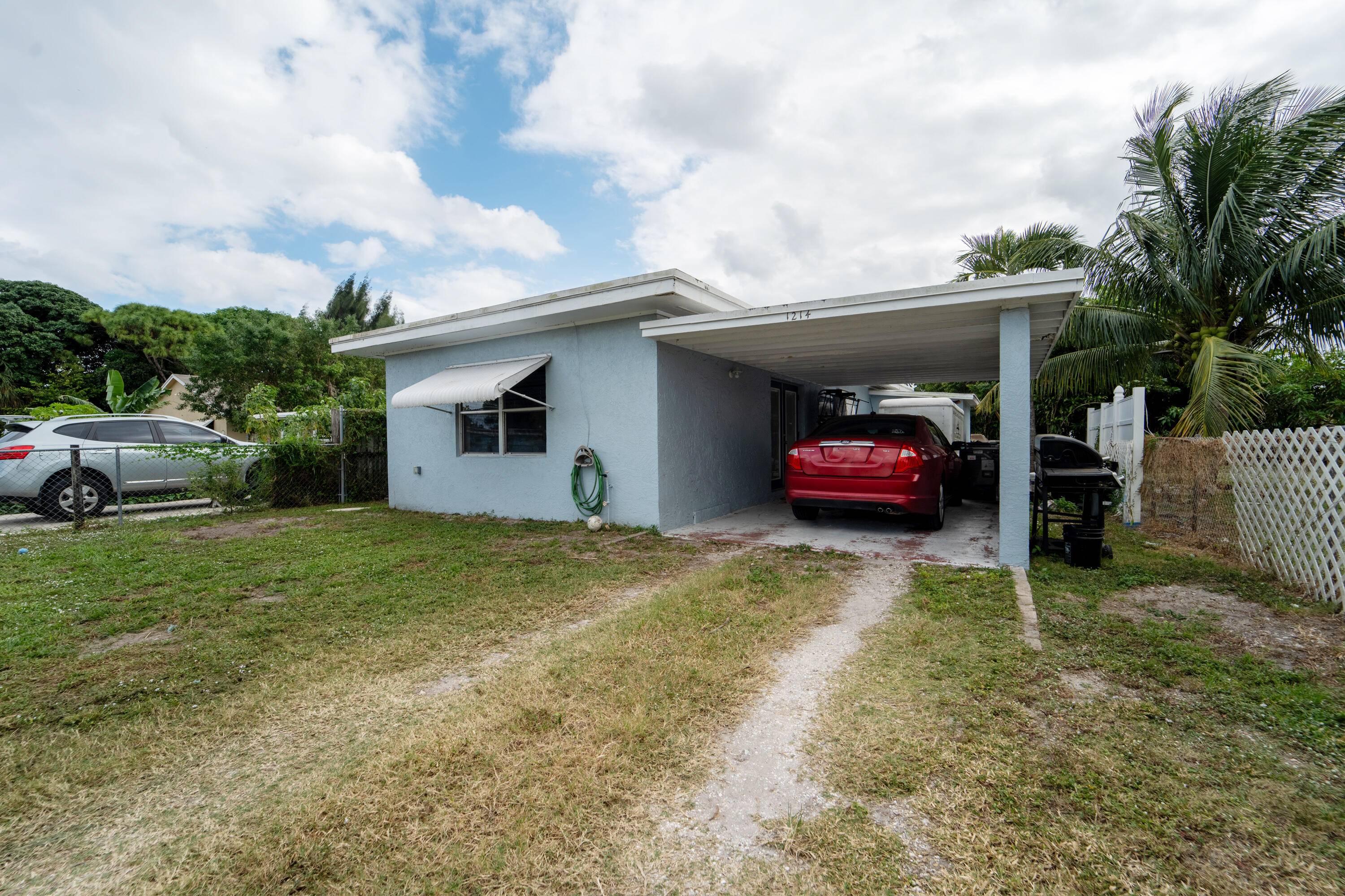 This charming 3 bedroom, 1 bathroom home, offers a great opportunity for customization without the restrictions of an HOA.