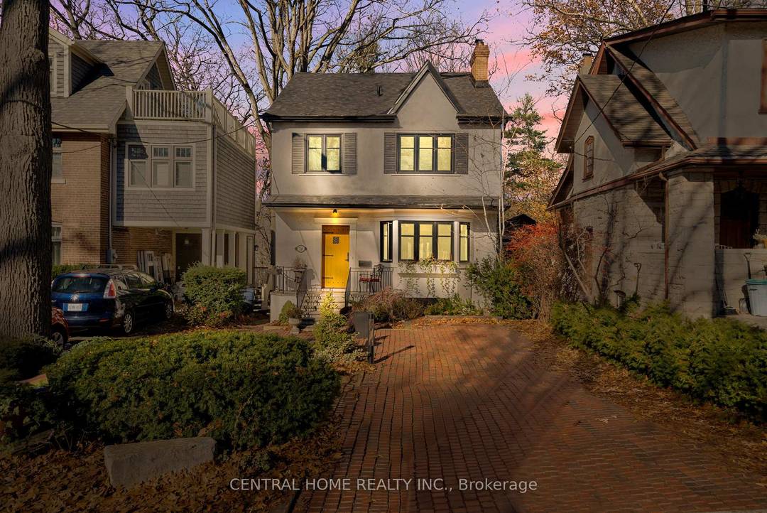 Rarely Offered Glen Stewart Flat Table Ravine Lot on Multi Million Dollar, Red Brick road !