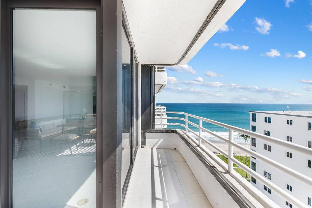 Oceanfront 2BR 2. 5BA in Highland Beach !