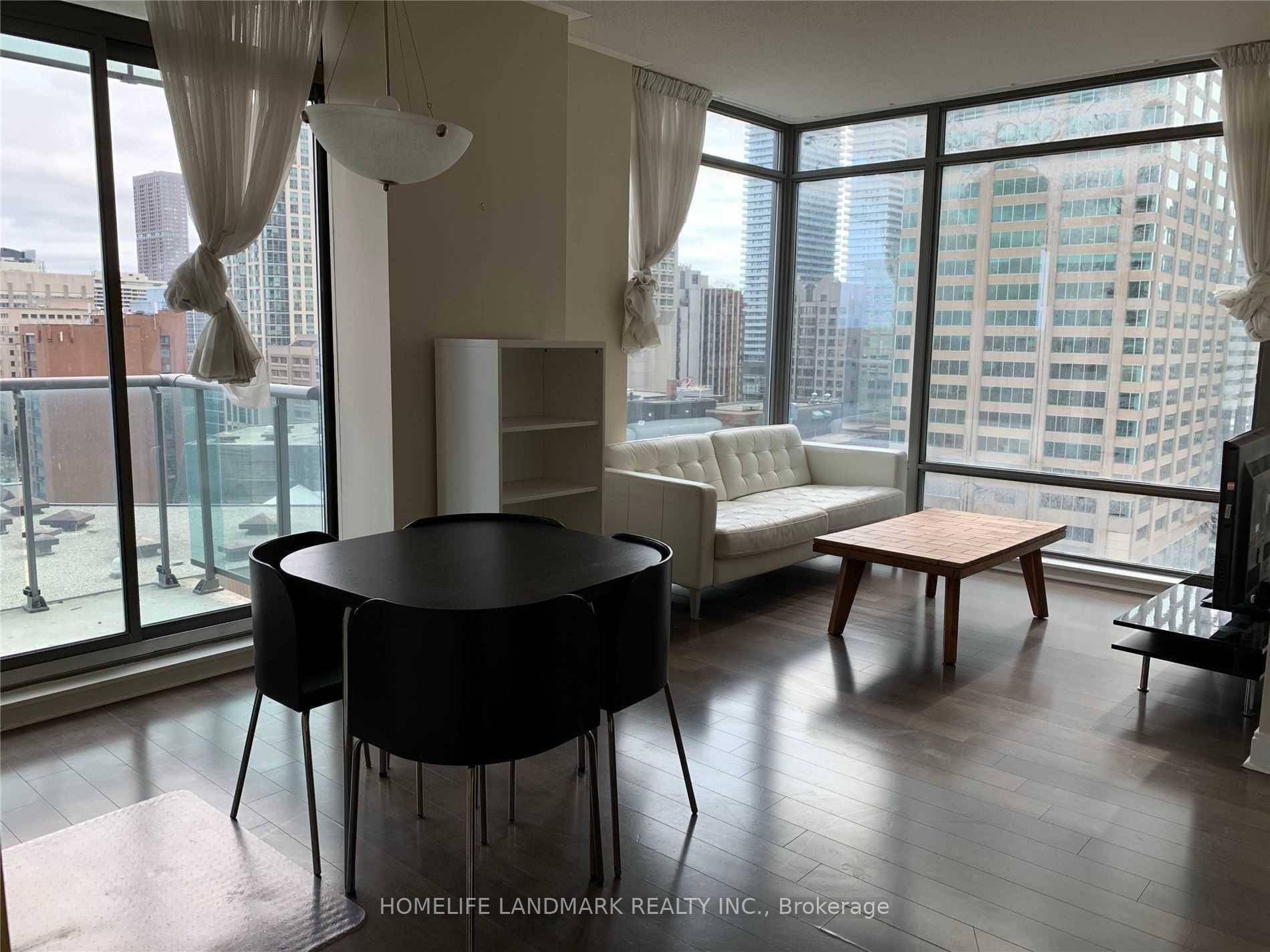 Luxury Elegance In The Heart Of Yorkville !