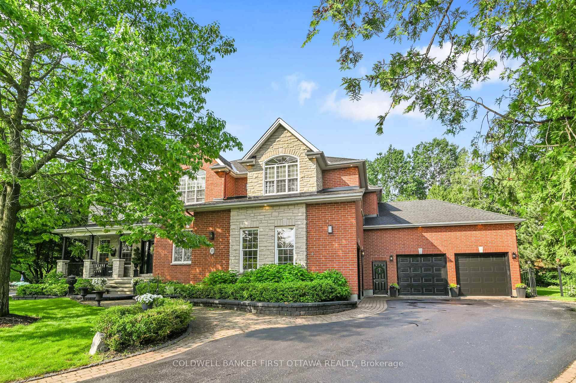 Executive Estate Living in the Heart of Stittsville.