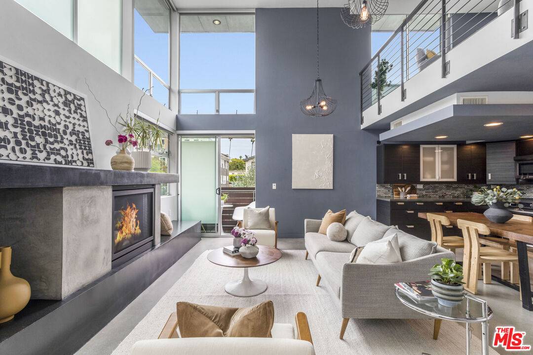 333  S Wilton Pl 2.0 LA