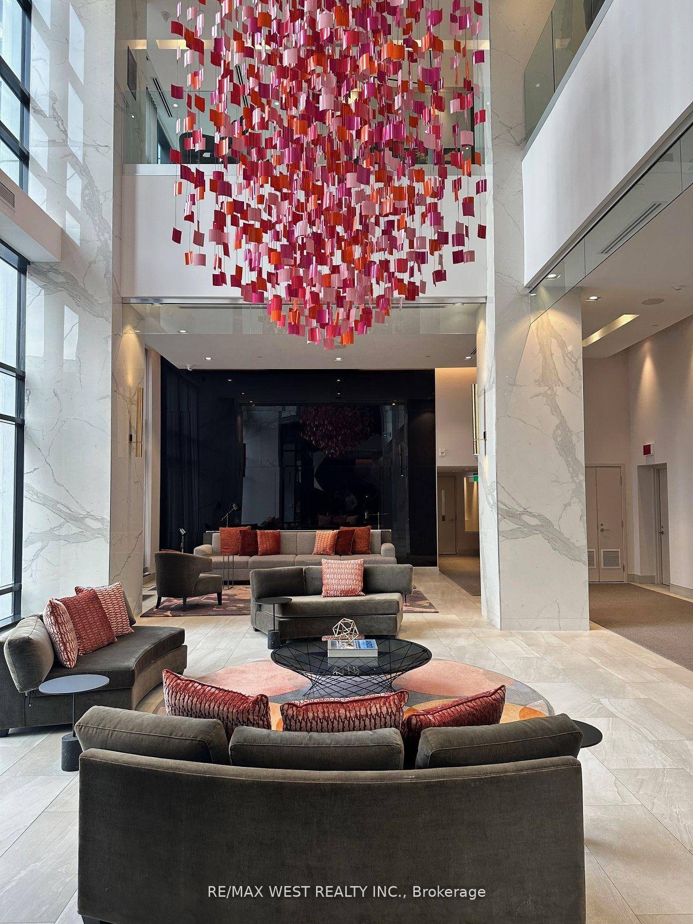 Beautiful AMENTIES ALL AVAILABLE with this one bedroom condo located in the top neighborhoods in Toronto, 1 Bedroom and 1 bath with an efficient Practical layout.