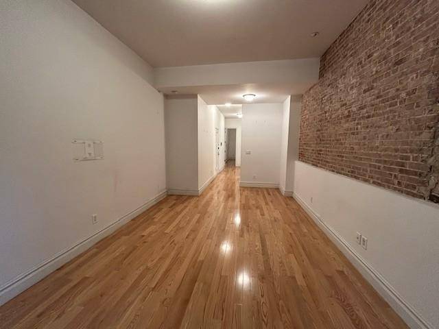 Spacious one bedroom in prime upper Eastside location.