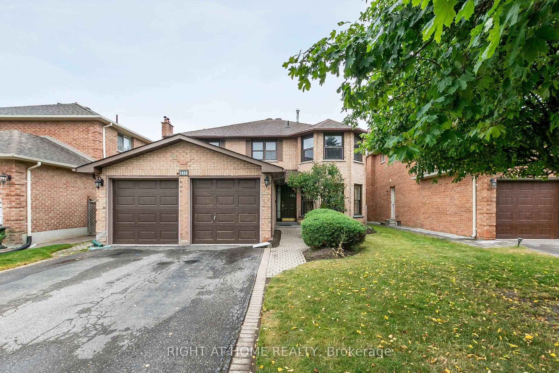 This bright and spacious 4 bedroom home is located in one of Pickering's most desirable neighbourhoods.