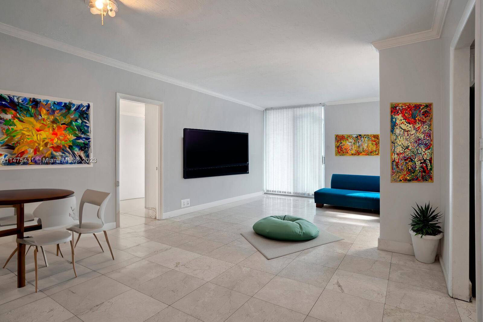 Let s go to the Beach ! This 2 Bdrm, 1.