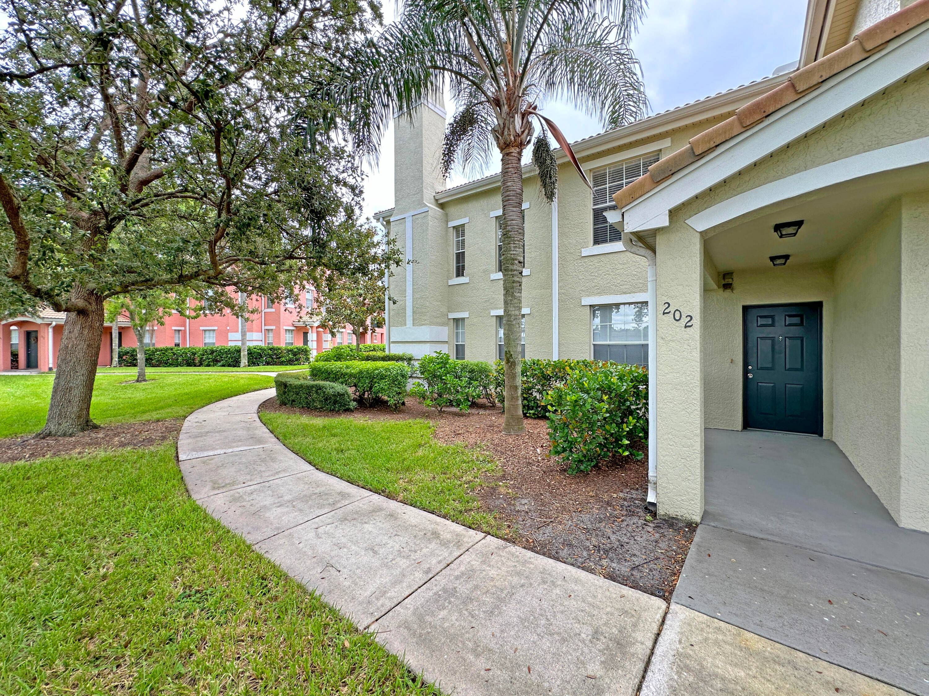 Excellently located nicely kept 3b 2b condo.