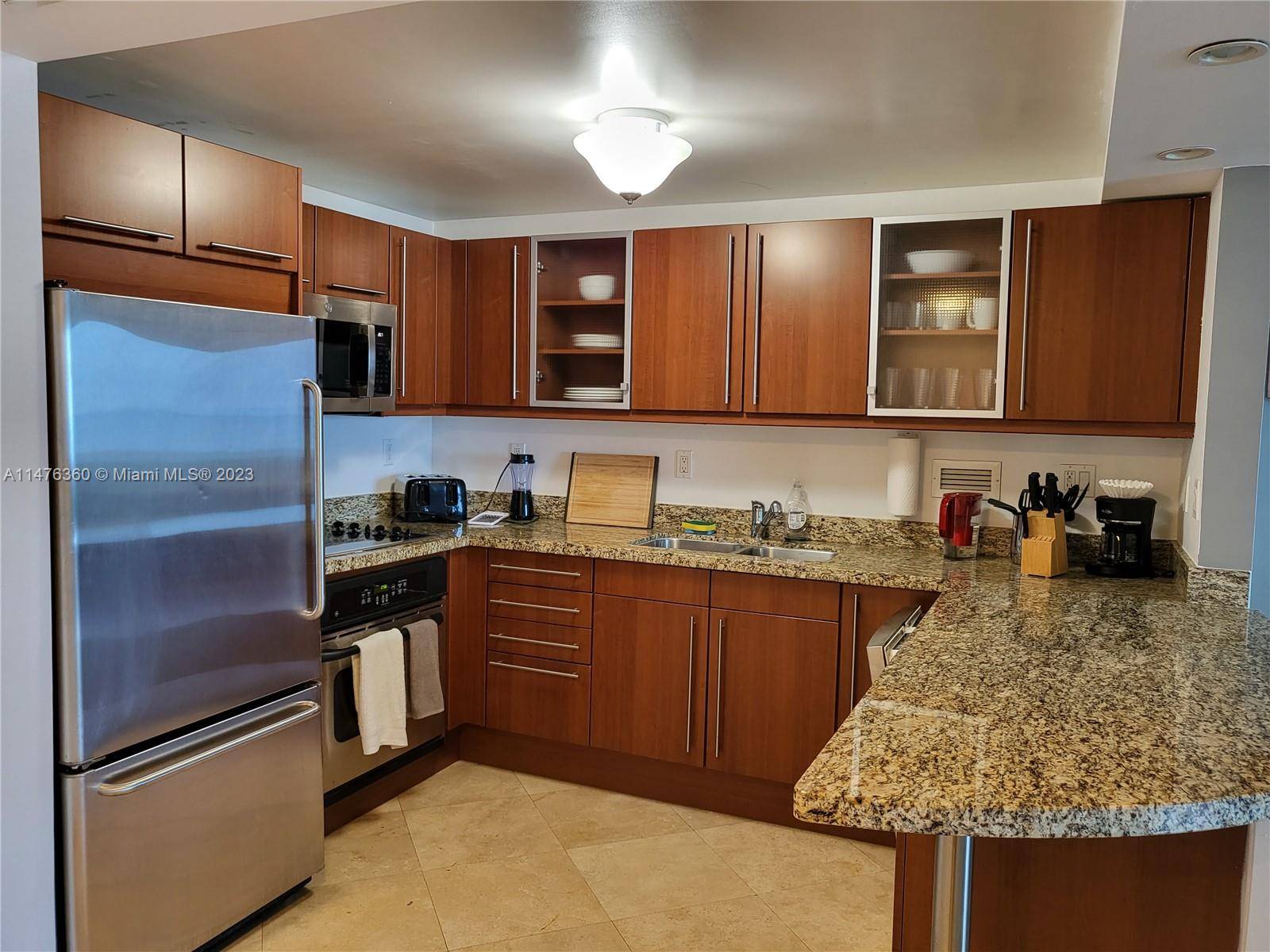 Resort style living at the Rodney, indulge in Hotel's amenities 3 oceanfront pools, a hot tub, beach service, and walk to dining options and fashion boutiques.