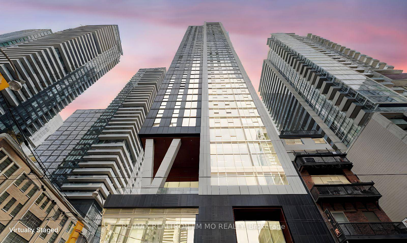 Luxury Living at 357 King West Unit 1008Welcome to your sophisticated urban retreat at 357 King Street West, built by renowned developer Great Gulf.