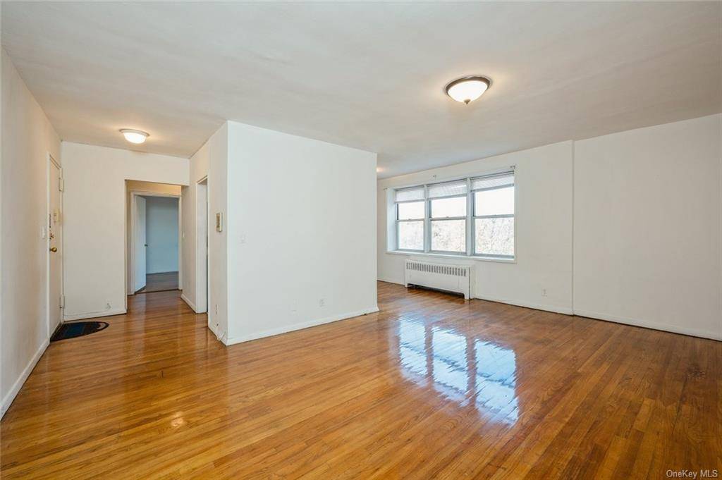 Experience comfort in this Top floor 1 bedroom Apartment situated at The Devonshire on the Yonkers Bronxville border.