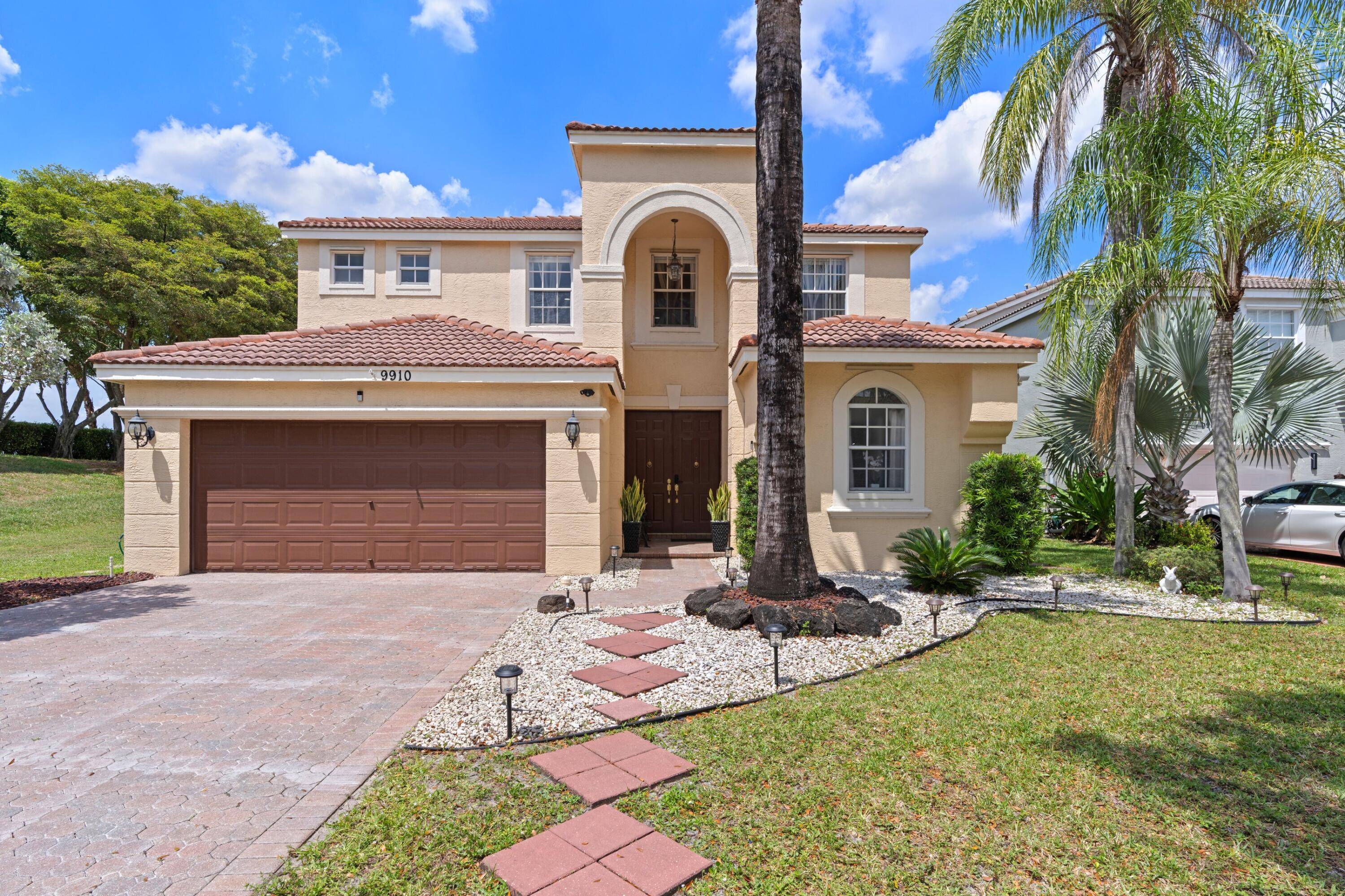 Beautifully maintained 5BR 3.