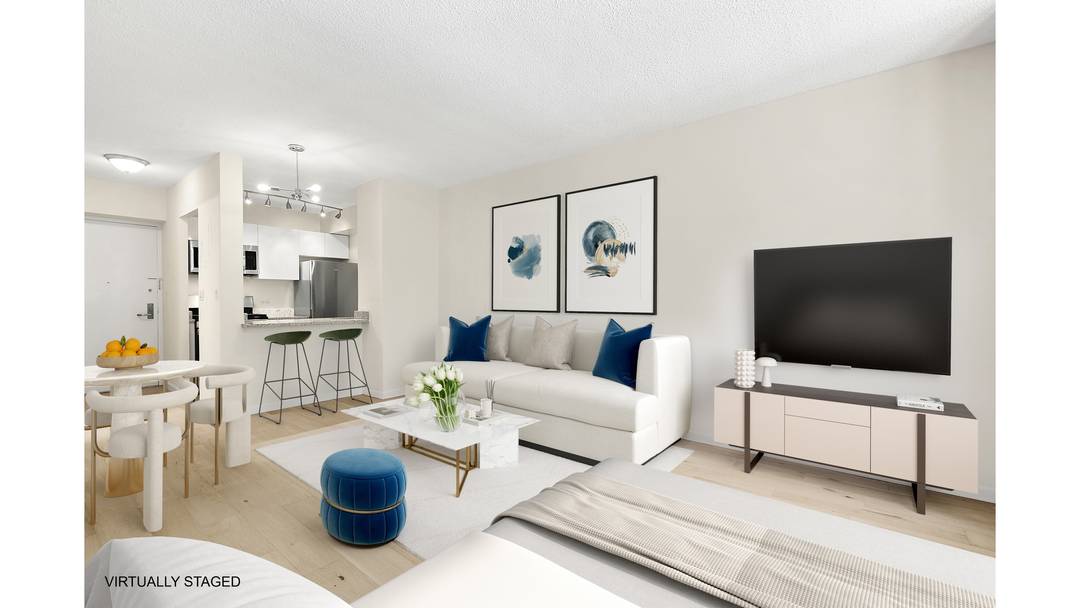 Beautifully Renovated Condo Studio in Full Service Doorman Building with Pool OPEN HOUSES are BY APPOINTMENT ONLY Quiet and bright, this nicely renovated studio is a perfect primary residence, pied ...
