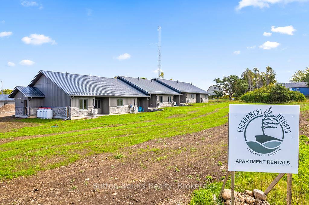 Welcome to Escarpment Heights, a thoughtfully designed retirement rental community offering the perfect blend of comfort, convenience, and peace of mind.