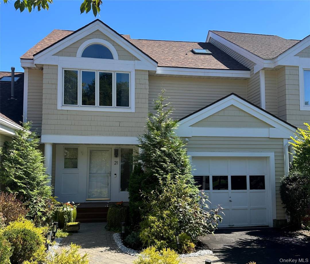 This townhouse offers the perfect blend of comfort, convenience, and community living.