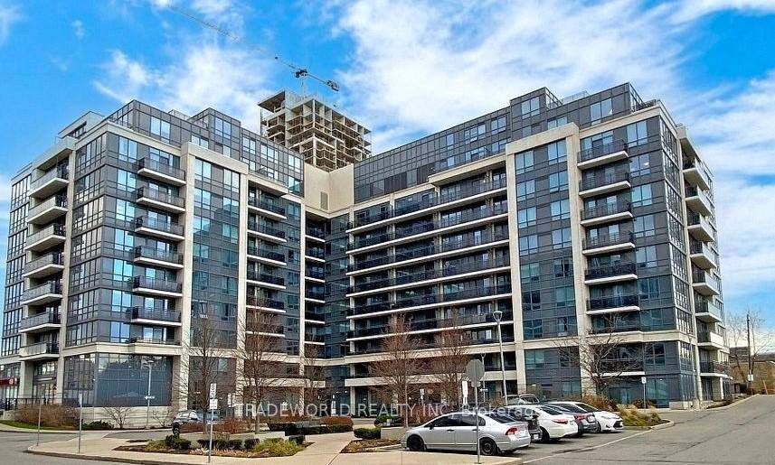 Luxury Royal Garden Condo In The Heart Of Richmond Hill Bright and Spacious One Bedroom Plus Den, Den Can Be A Second Bedroom South Exposure Overlook CN Tower Panoramic View ...