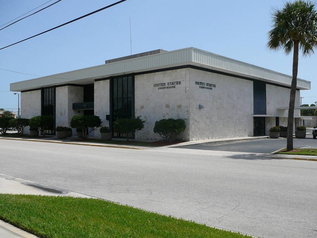 Prime Downtown Fort Pierce Opportunity.