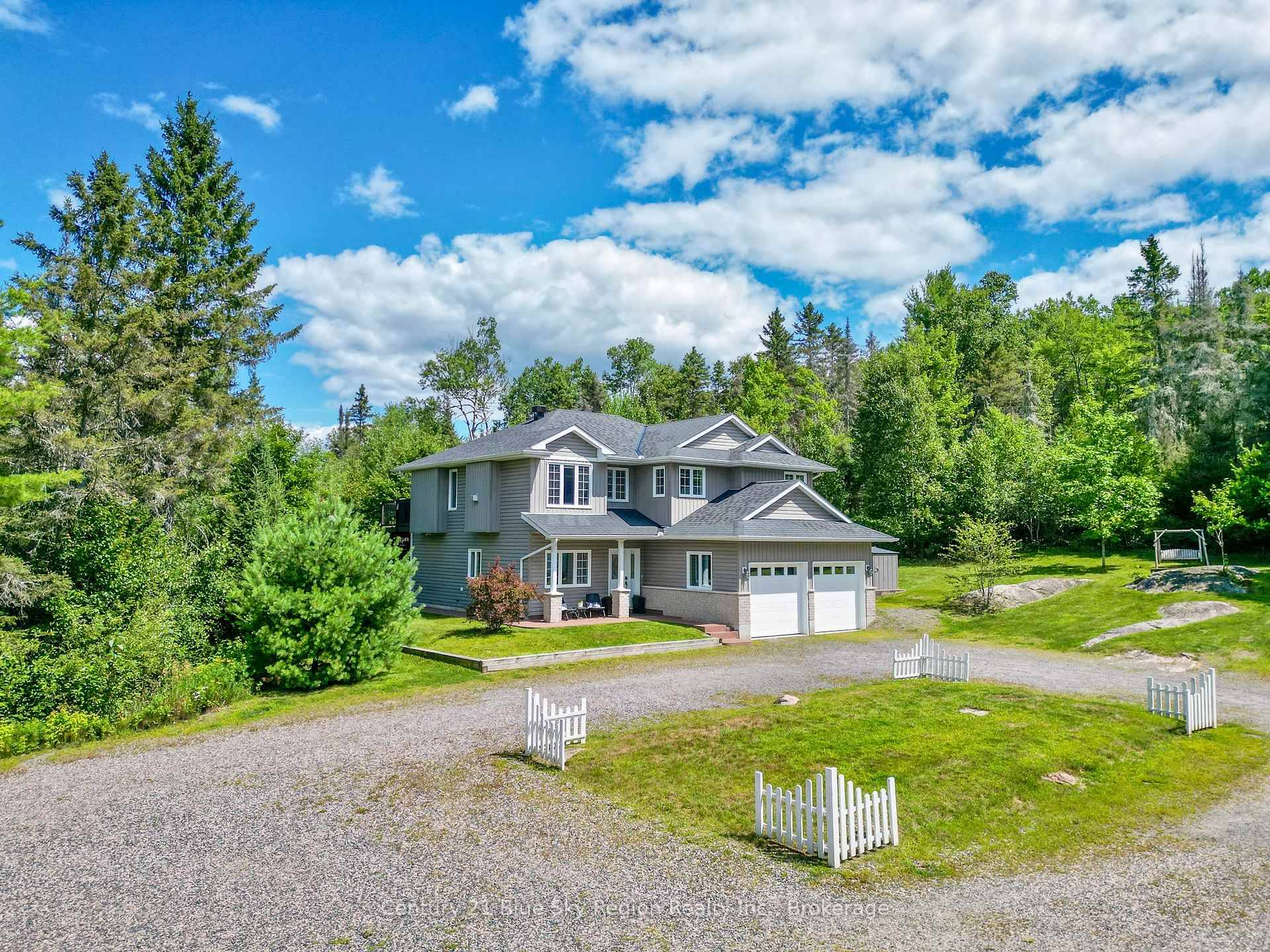 Welcome to 1355 Hwy 94 your ideal family home just minutes from Callander and a short drive to North Bay.