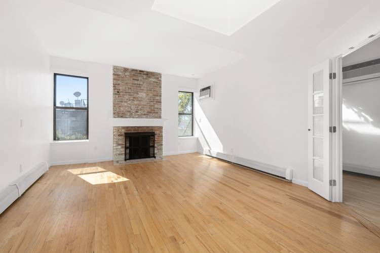 Unit 5G at 190 Garfield Place offers a sunny, spacious, peaceful, refreshed and updated 2 bed 2 bath home for the future renters.