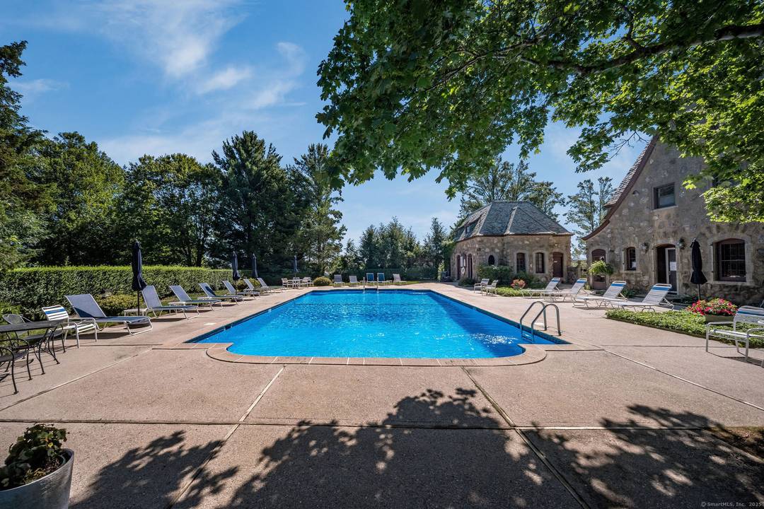 Carefree Living in Madison's Premier Legend Hill Community Set on over 80 acres of beautifully landscaped grounds, Legend Hill offers resort style amenities including a historic clubhouse, inground pool, and ...