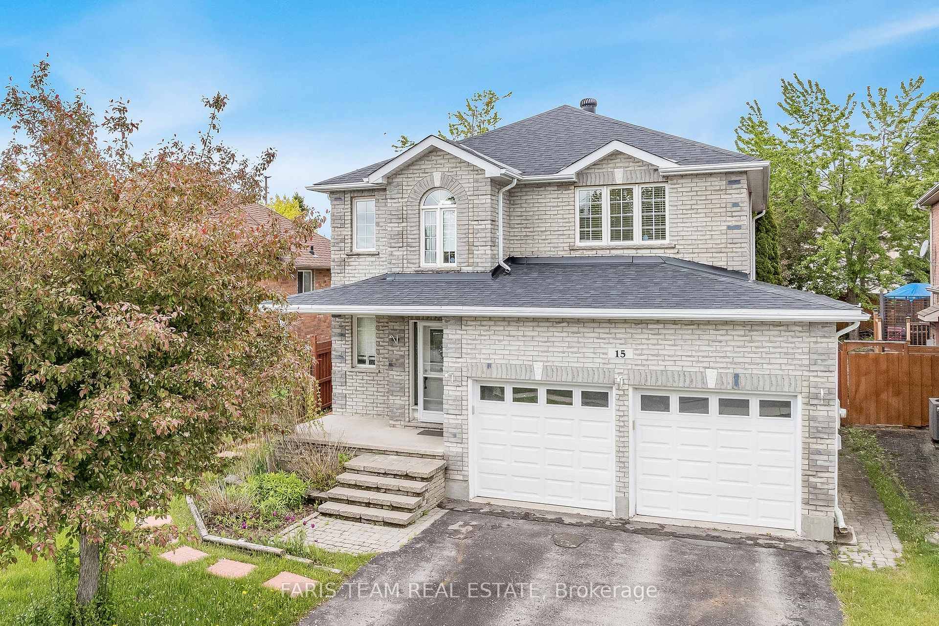 Top Reasons You Will Love This Home Beautiful quality built home by Grandview Homes.