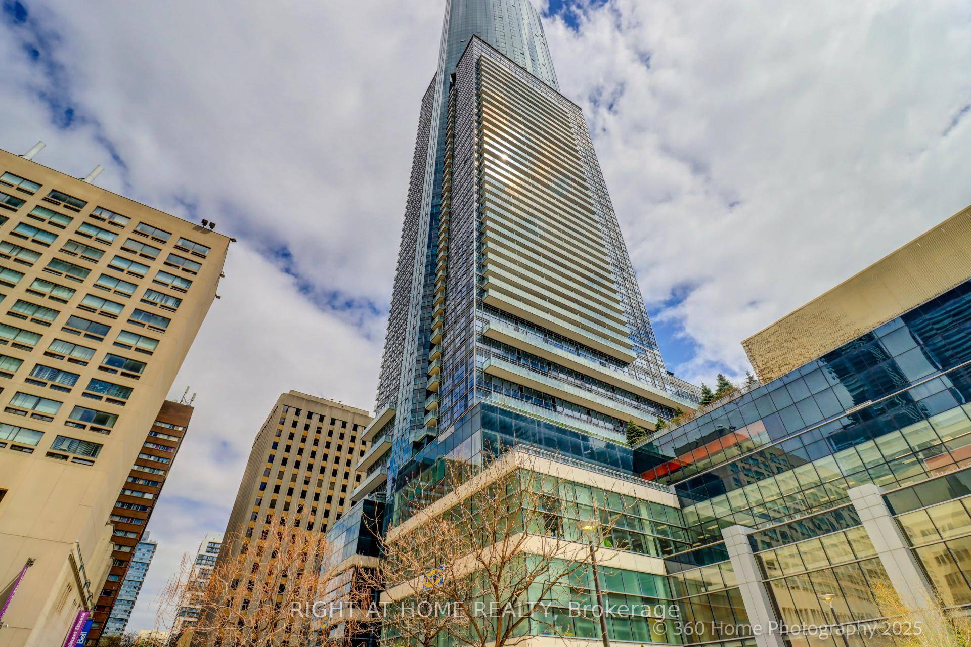The Famous Aura Building, In Core Downtown Toronto, DIRECT ACCESS TO SUBWAY !
