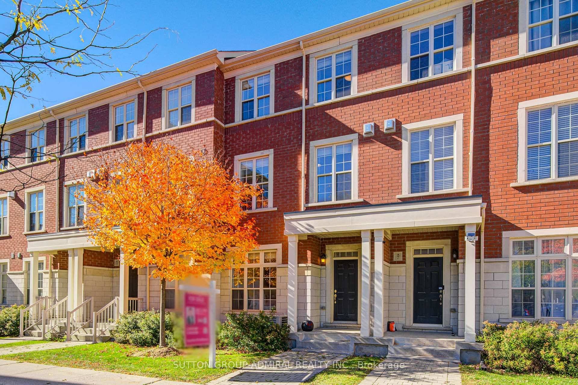 Stunning 4Bed 4Bath Home In Sought After Cathedral Town !