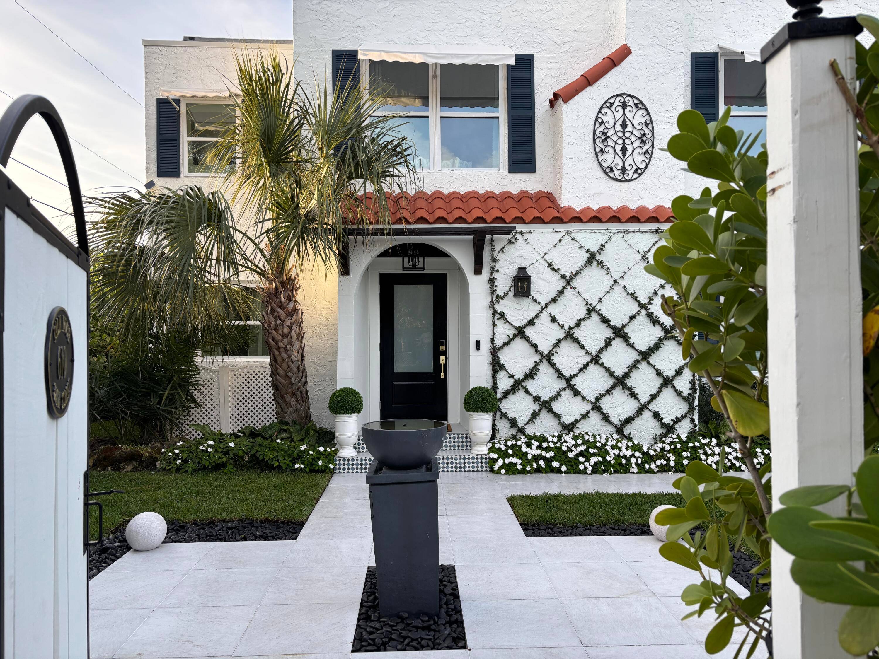 Excellent Opportunity for Investors and Owners Users, new lower priceincludes entire home contents including all furniture, lighting, accessories, artwork, mirrors, window treatments etc.