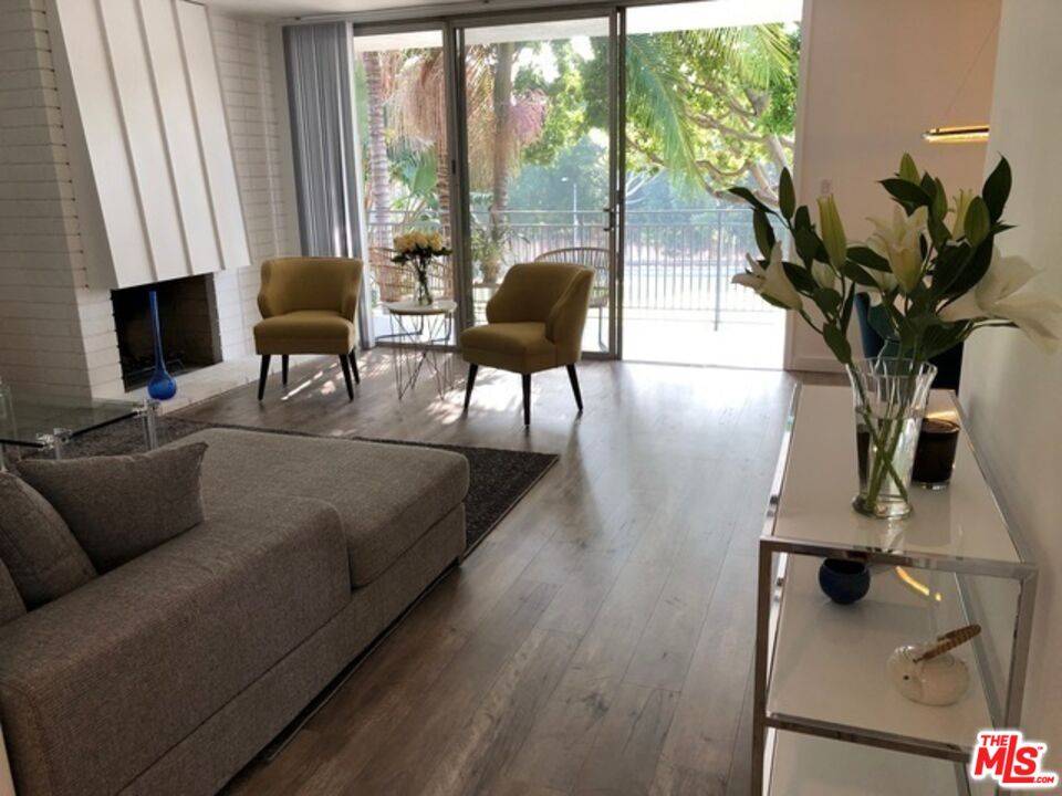 9297 BURTON WAY 3BR Beverly Hills Post Office | B.H.P.O. La