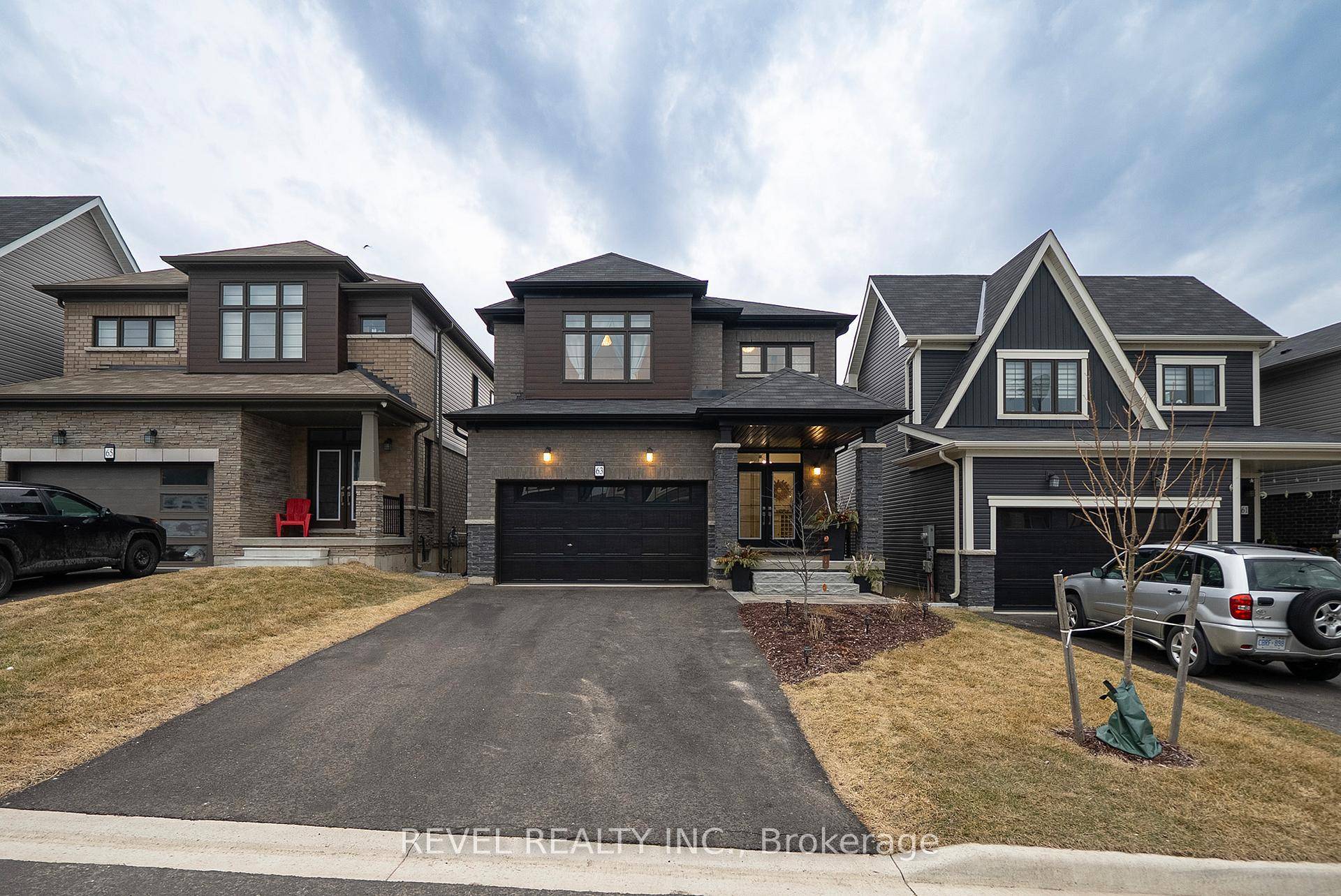 Nestled in a family friendly neighbourhood, 63 Santos Drive, Caledonia, is a beautifully upgraded 3 bedroom, 3 bathroom home.