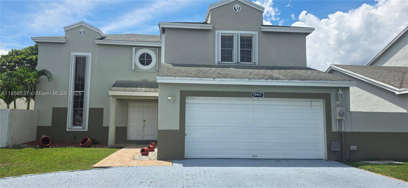 Beautiful, spacious 4 2. 5 story single family home in the heart of Kendall.