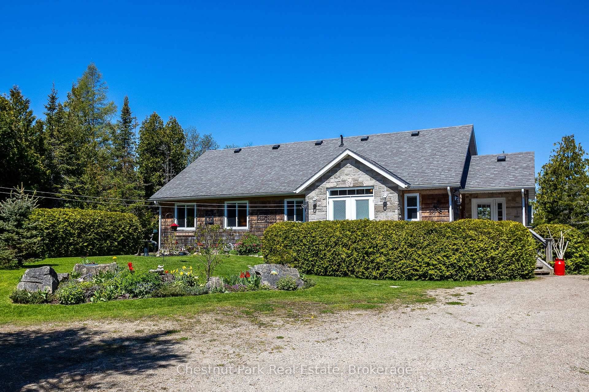 Tranquil Waterfront Retreat Near Tobermory.