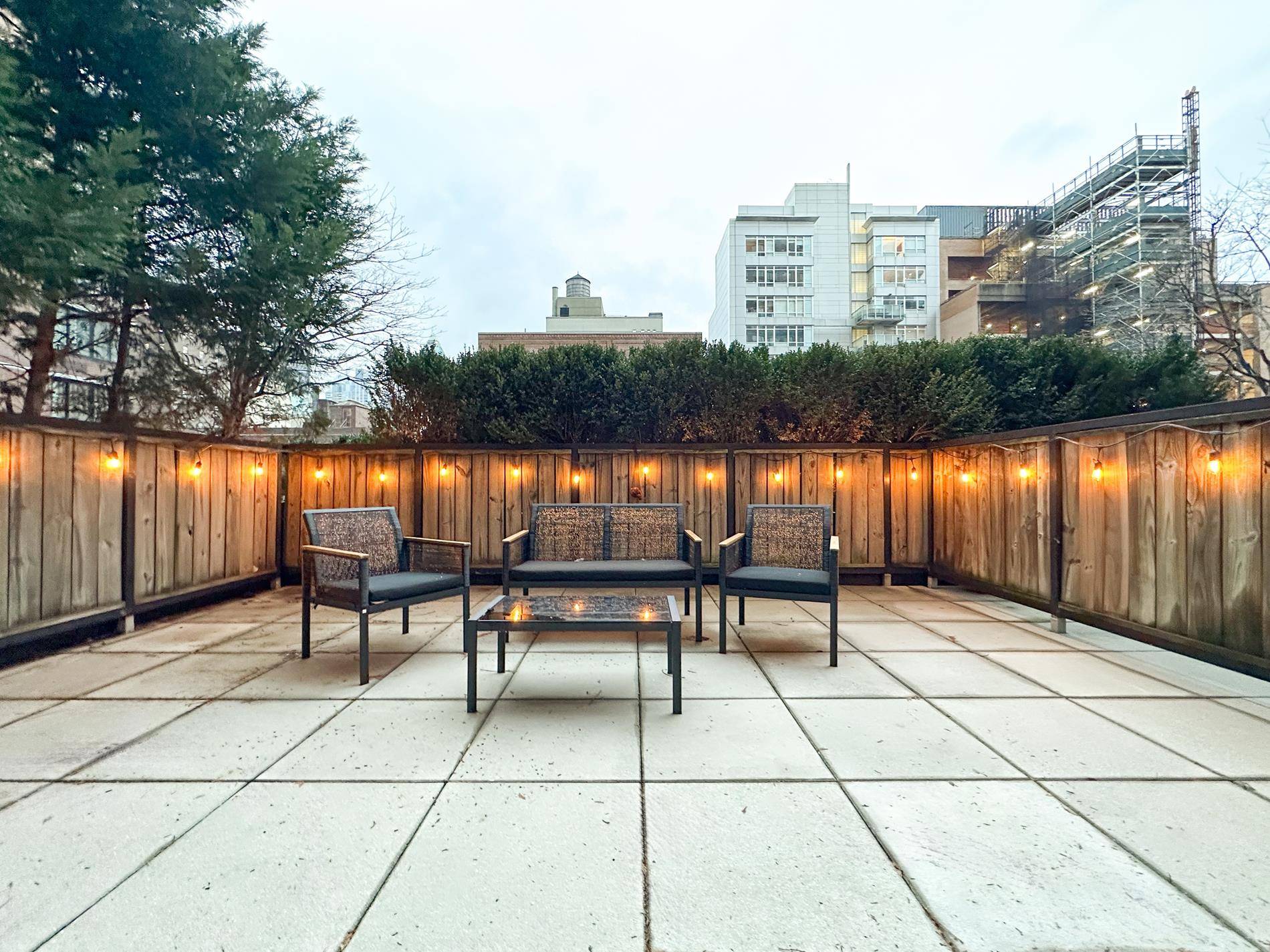 Beautiful renovated Alcove studio with private terrace !