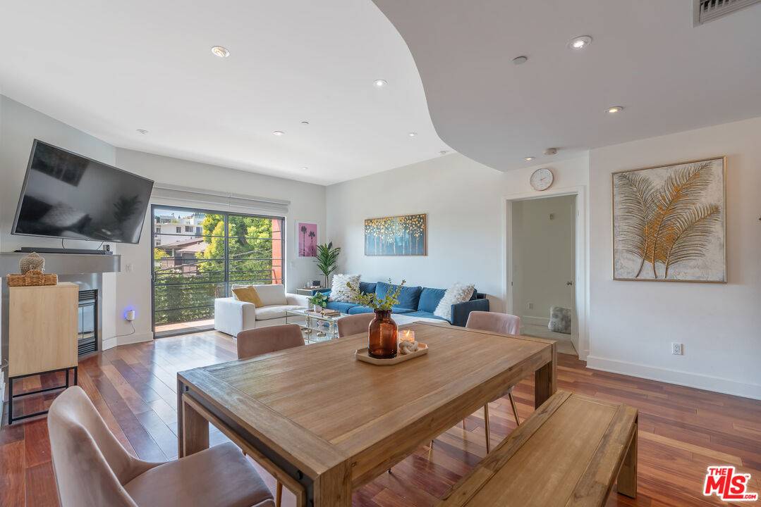 8788   Shoreham Dr 2BR Sunset Strip La